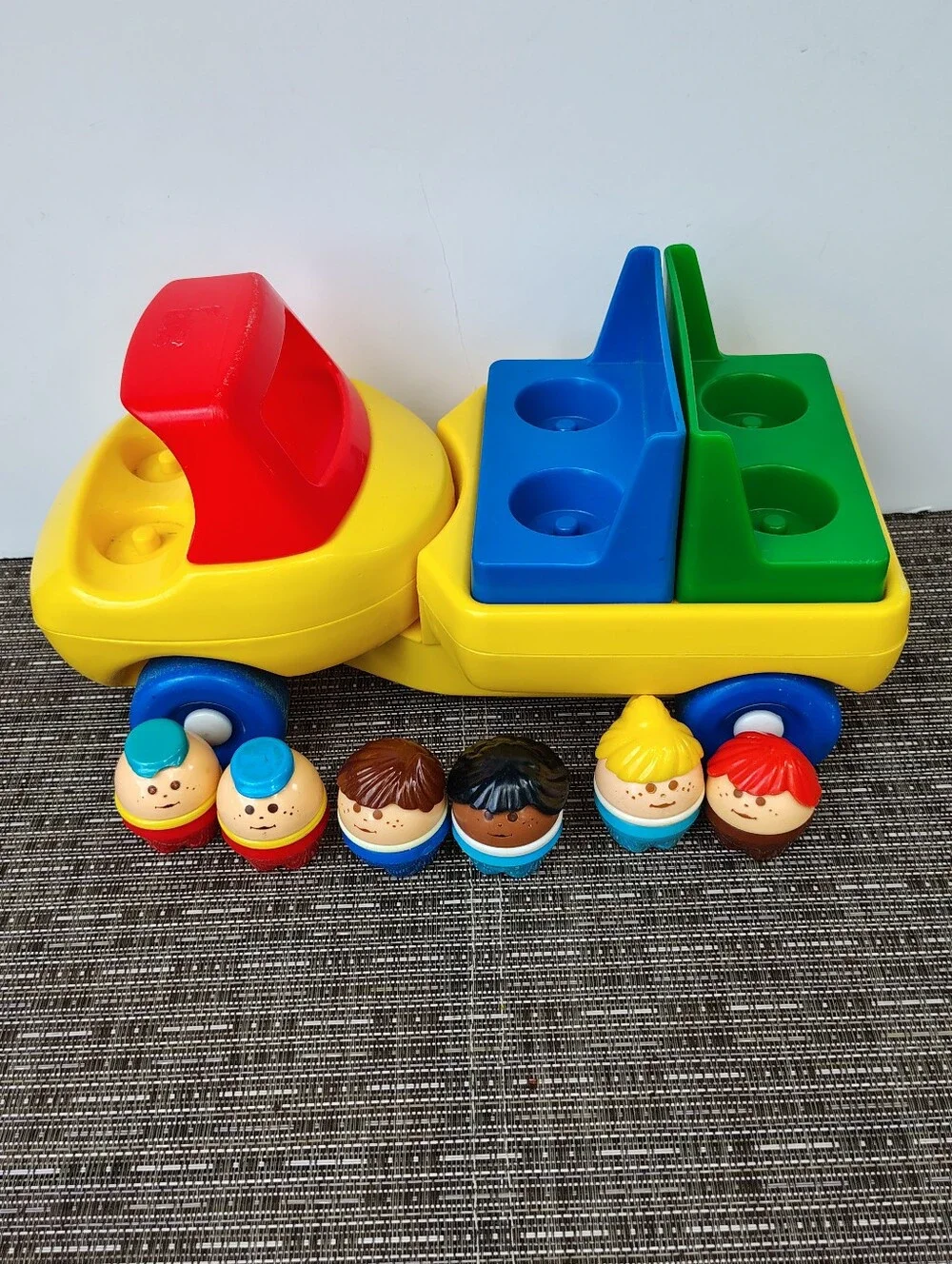 Vintage 1985 Little Tikes Toddle Tots Change Around Truck With 6 Figures
